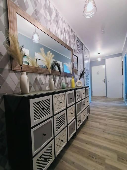 Appartement 4 Pieces - La Rose Des Yvelines - Classe 3 Etoiles Trappes Exteriér fotografie