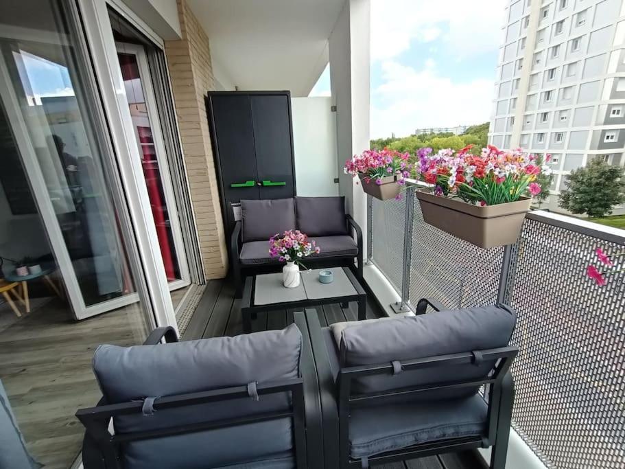 Appartement 4 Pieces - La Rose Des Yvelines - Classe 3 Etoiles Trappes Exteriér fotografie