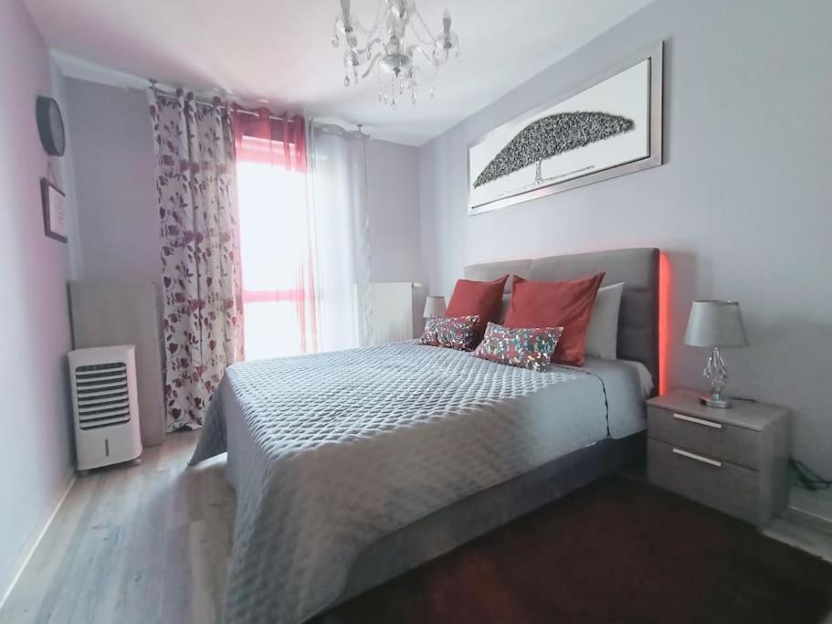 Appartement 4 Pieces - La Rose Des Yvelines - Classe 3 Etoiles Trappes Exteriér fotografie