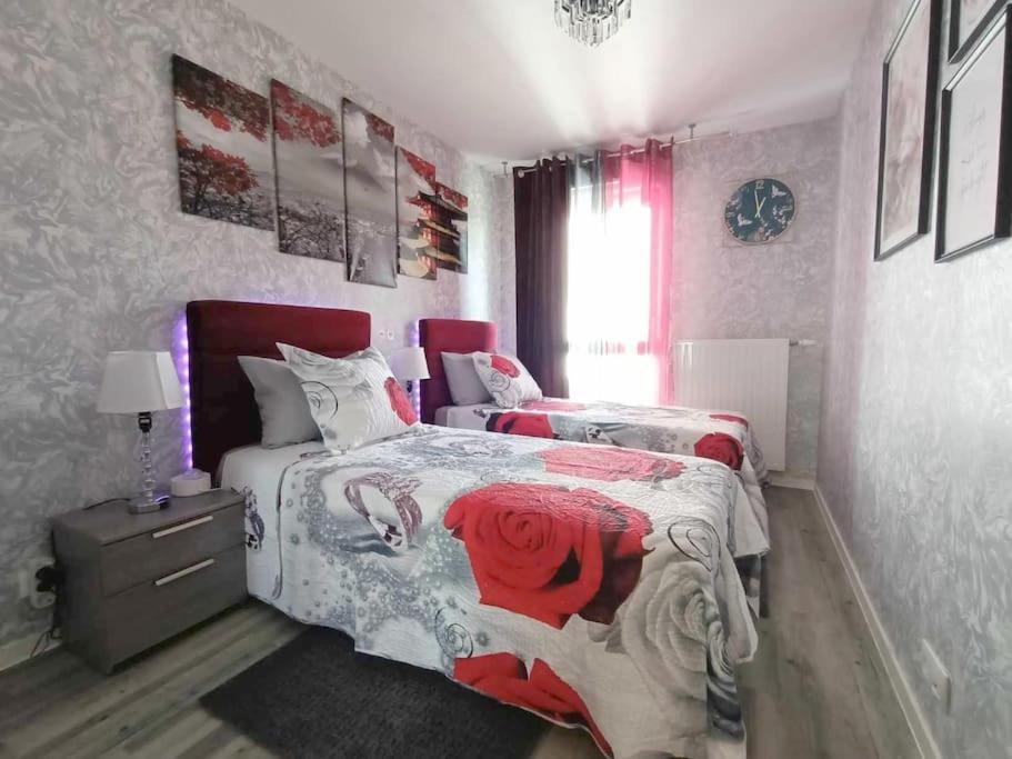 Appartement 4 Pieces - La Rose Des Yvelines - Classe 3 Etoiles Trappes Exteriér fotografie