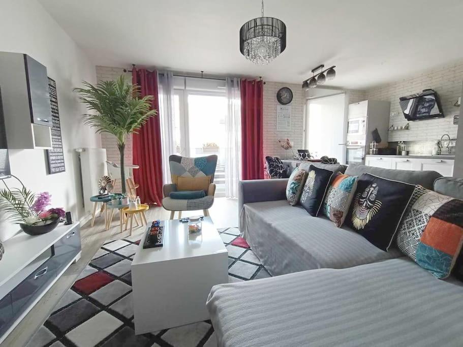 Appartement 4 Pieces - La Rose Des Yvelines - Classe 3 Etoiles Trappes Exteriér fotografie