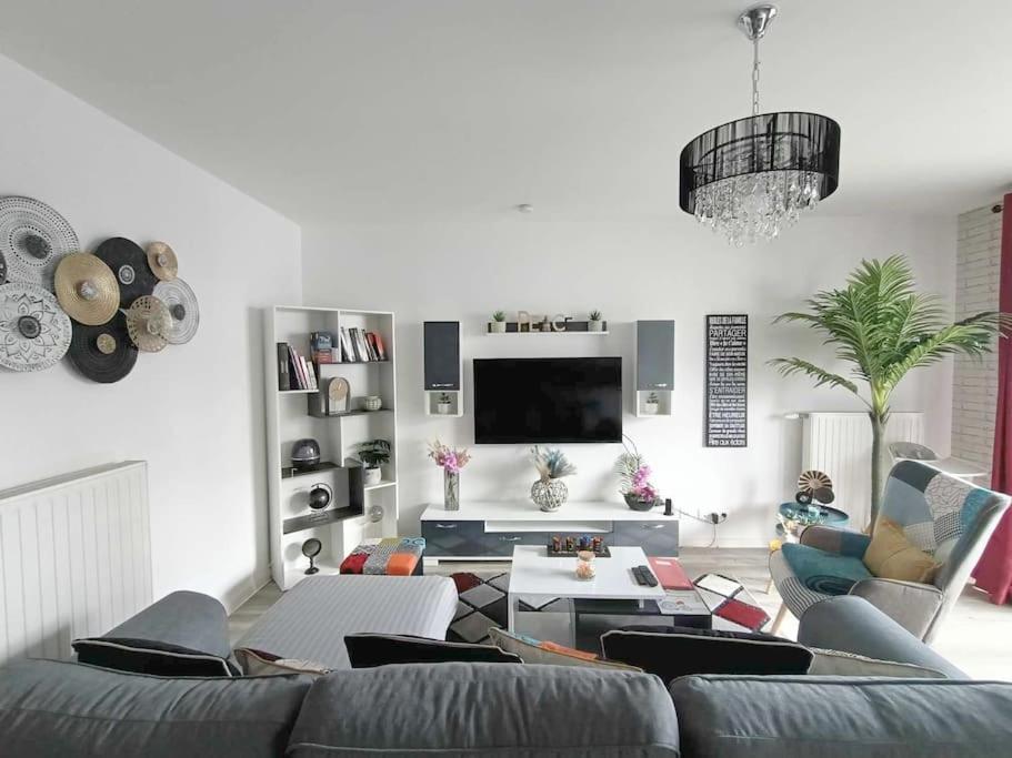 Appartement 4 Pieces - La Rose Des Yvelines - Classe 3 Etoiles Trappes Exteriér fotografie