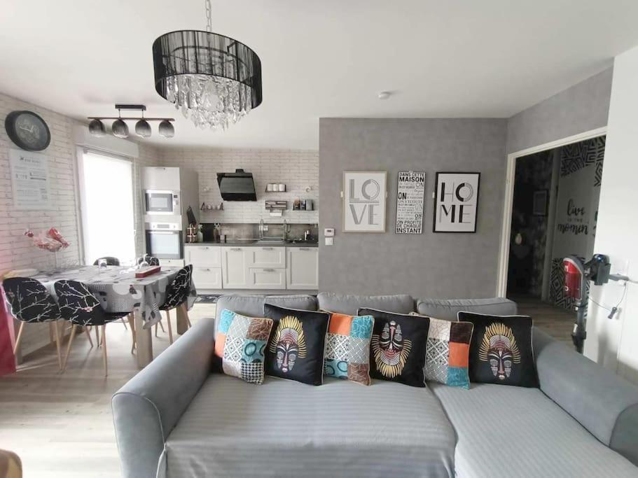 Appartement 4 Pieces - La Rose Des Yvelines - Classe 3 Etoiles Trappes Exteriér fotografie